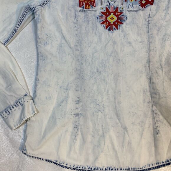 RRR Shirt sz M Acid Wash Southwestern Embroidered - Picture 9 of 11